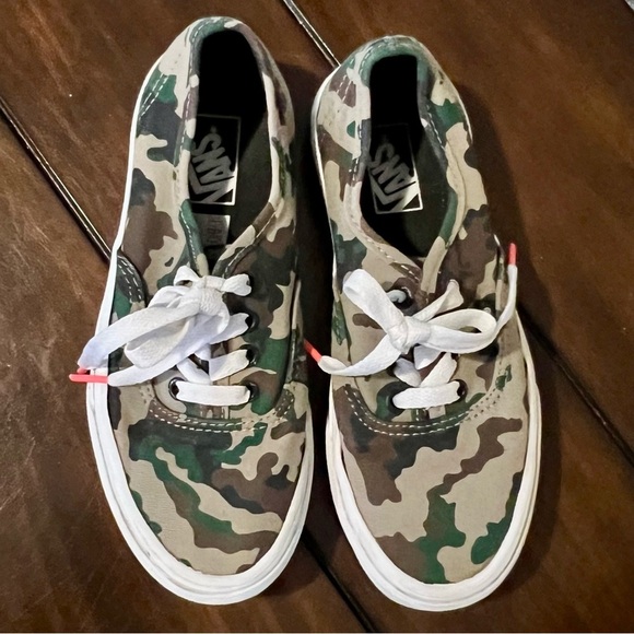 Vans Camo Print Low-Top Sneakers – US Kids Size 2 - Picture 1 of 7